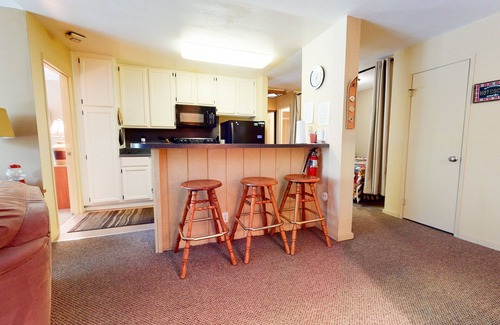 Mammoth Lakes Condo | Crestview 25 Convenient Location near the Village and Lifts, Pet-Friendly by RedAwning