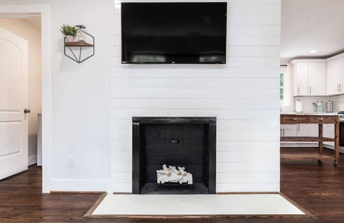 Crestline Heights House | Crestwood Contemporary - Minutes to Downtown!