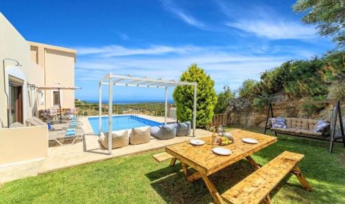 Kournas Villa | Cretan Sunny Villa With Heated Pool