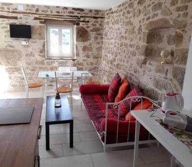 Saint-Marc-a-Frongier House | Creusoé