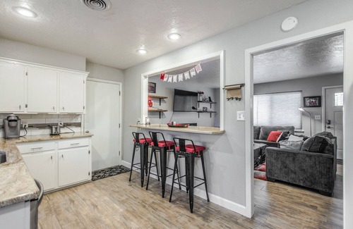 Norman House | Crimson & Cream Cottage on Campus!