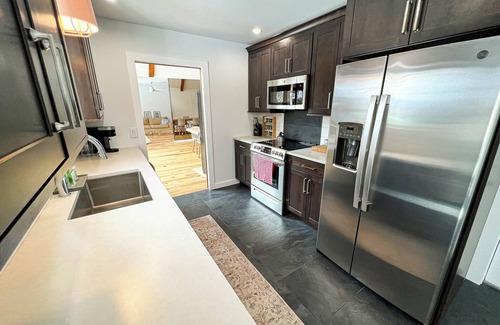 Lake George House | Crimson Pine