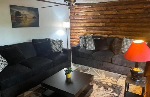 Marion Station House | Crisfield Cabin by Homelystay