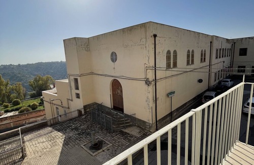 Avola House | CRISPI HOUSE-CLEAR ROOM