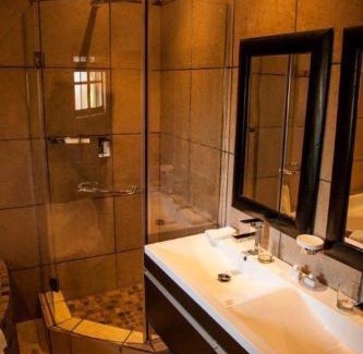 Dullstroom Hotel | Critchley Hackle