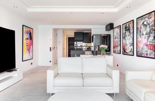 Cannes City Centre Apartment | Croisette sea view