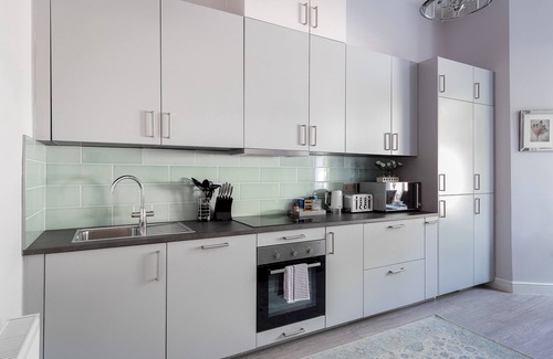 Kensington Apartment | Cromwell Road 2-bed 2-bath apartment!