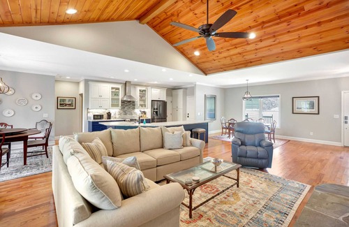 Saxony Forest House | Crooked Trace Getaway