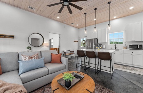 Fredericksburg Cottage | Cross Mountain Cottages 6 | Relax, Grill, Repeat