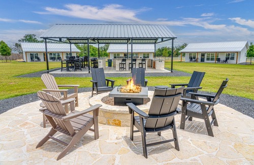 Fredericksburg Cottage | Cross Mountain Cottages 6 | Relax, Grill, Repeat