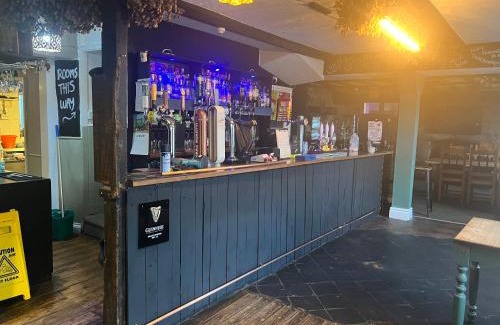 Ross-on-Wye Hotel | Crosskeys Inn Guest Rooms in Wye Valley