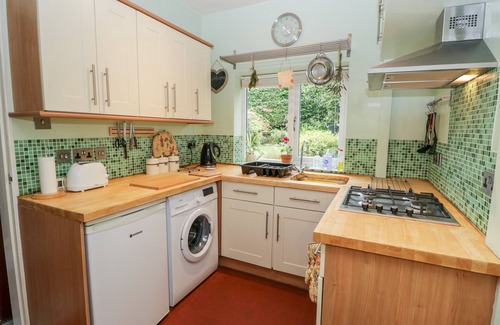 Kents Bank Cottage | CROSSWAYS, pet friendly, with open fire in Grange-Over-Sands