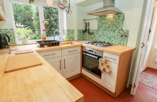 Kents Bank Cottage | CROSSWAYS, pet friendly, with open fire in Grange-Over-Sands