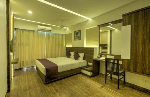 Panvel Hotel | Crown Inn
