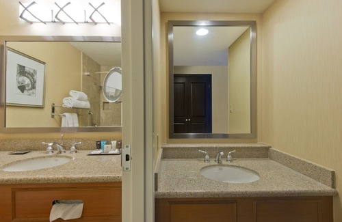 Northeast Heights Hotel | Crowne Plaza Albuquerque by IHG