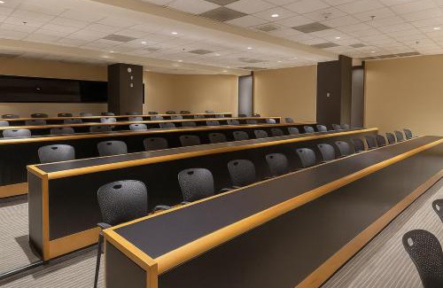 Dunwoody Hotel | Crowne Plaza Atlanta Perimeter at Ravinia by IHG