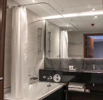 Heathrow Villages Hotel | Crowne Plaza London Heathrow T4 by IHG