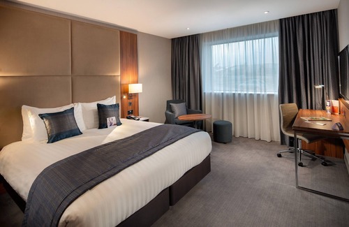Heathrow Villages Hotel | Crowne Plaza London Heathrow T4 by IHG