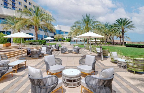 Muscat Hotel | Crowne Plaza Muscat OCEC by IHG