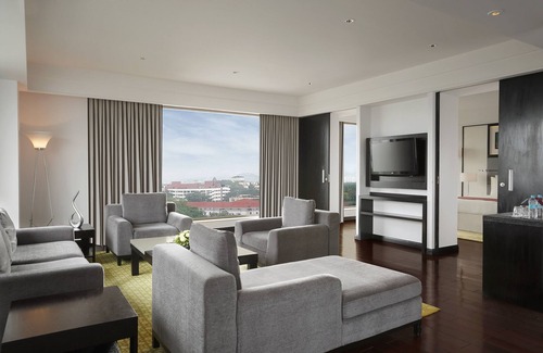 Pune Hotel | Crowne Plaza Pune City Centre by IHG