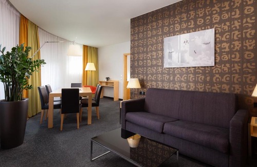 Pulkovskiy Meridian Hotel | Crowne Plaza St.Petersburg Airport, an IHG Hotel