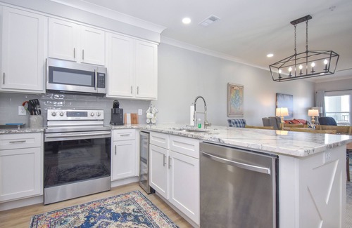 Dadeville Condo | Crowne Pointe Unit 40-205 at Lake Martin! Sleeps 4 with a boat slip!