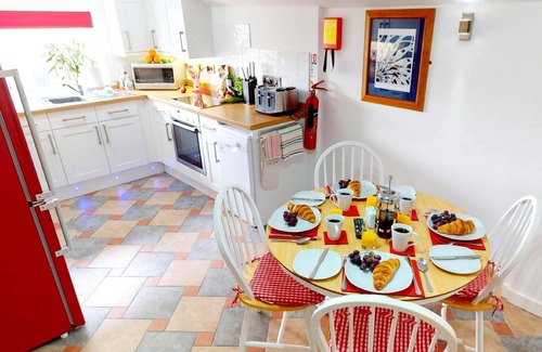 Croyde Cottage | Croyde Wonky Cottage 1 Bedroom