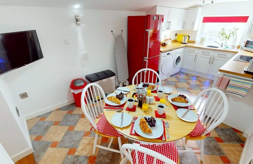 Croyde Cottage | Croyde Wonky Cottage 1 Bedroom