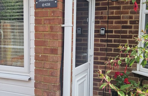 Netley Apartment | Cruise, Relax, Explore. 2BR Free parking. 10minutes to city & cruise port. 5*