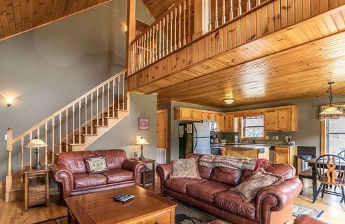 Deep Gap Cabin | Cruizin River Dreams- River front, fire-pit, hot tub