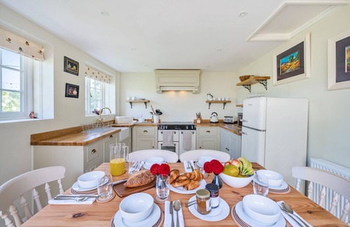 Cheselbourne House | Crumpet Cottage - sleeps 4 guests in 2 bedrooms