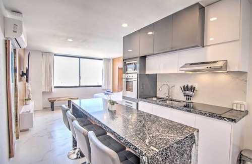 La Cruz de Huanacaxtle Apartment | Cruz 504: Studio w Rooftop Pool, 2 Blocks to Beach