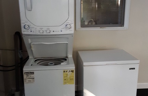 Clintondale House | crystal clear pool waiting for you