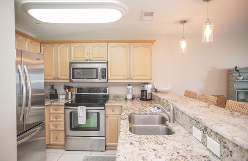 Crystal Beach Condo | Crystal Dunes Beach Resort by Panhandle Getaways