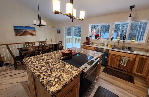 Frankfort House | Crystal Lake Getaway New Spatious walkout ranch. na Mile to Frankfort Mi Beaches