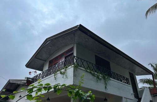 Kandy Bed & Breakfast | Crystal Lake Resort