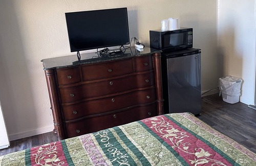 Red Bluff Hotel | CRYSTAL MOTEL