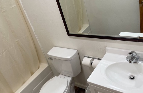 Red Bluff Hotel | CRYSTAL MOTEL
