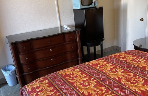 Red Bluff Hotel | CRYSTAL MOTEL