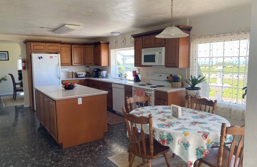 Crescent City House | Crystal Palace! Steps to beach!