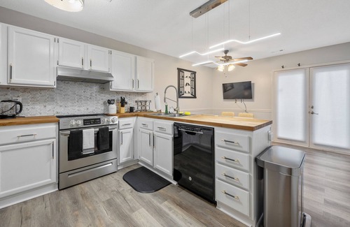 Durham House | Crystal Pines- 2BD House, 10 Minutes From Duke and Downtown Durham