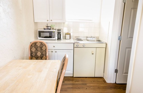 East Kootenay Hotel | Crystal Springs Lodge