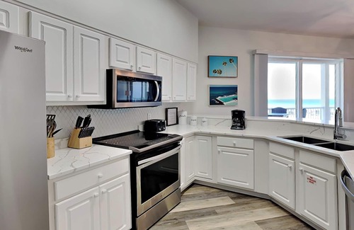 Avalon Beach Estates Condo | Crystal View #303 - Luxury condo w/free seasonal beach SVC, resort pool
