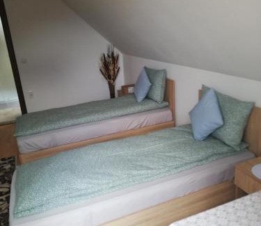 Siculeni House | Csicsói Csűrház