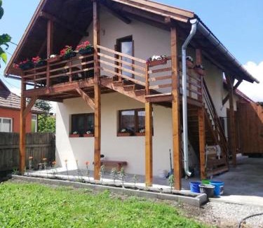 Siculeni House | Csicsói Csűrház