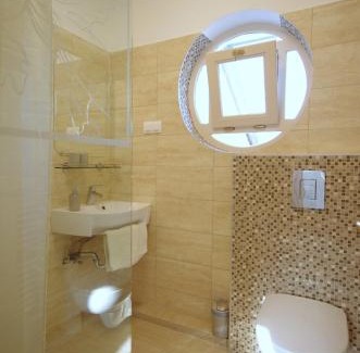 Gyula House | Csigaház panzió