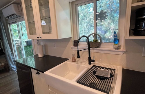 Arapahoe Ridge House | CU & Pearl Pet-Friendly Stay