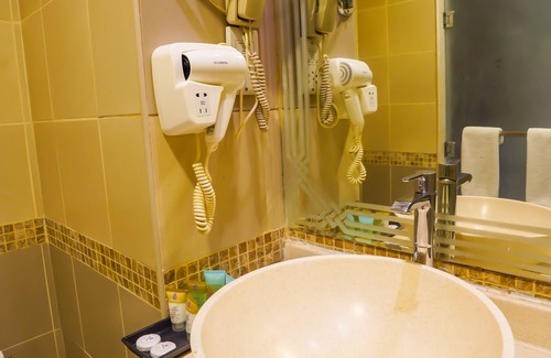 Al Sabkha Hotel | Cube Hotel Dubai