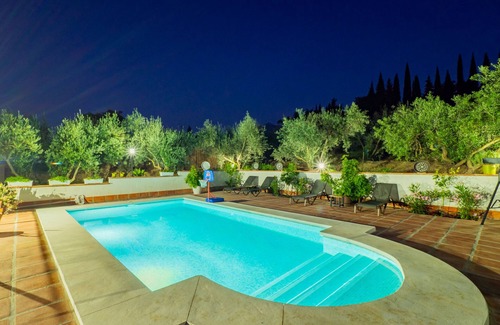 Alhaurin el Grande Cottage | Cubo's Casa Rural Entre Olivos del Azahar/private pool/air conditioning/free wifi