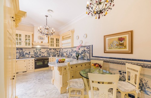 Alhaurin el Grande Ski Chalet | Cubo's Casa Manzanares Bijou/private pool/exclusive/free wifi